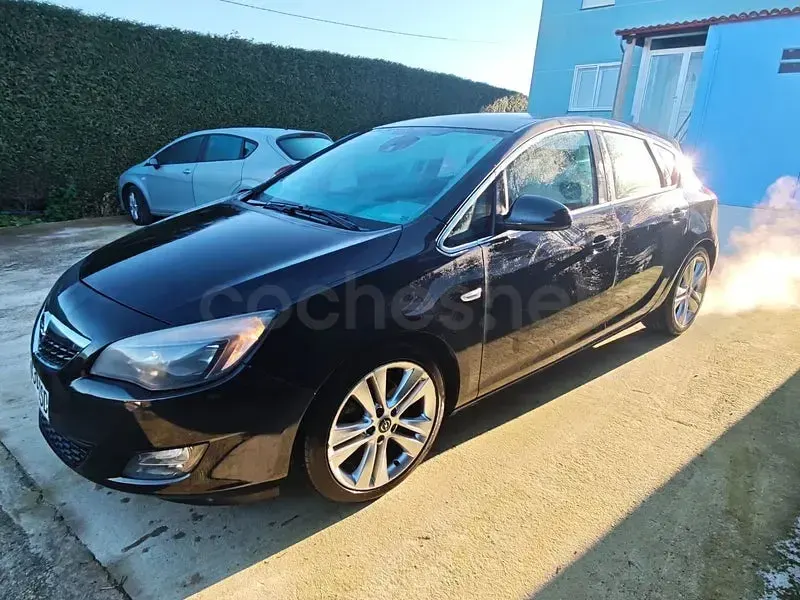 Usado Opel Astra Sport 125 CV (91 kW) 2010 Negro Berlina