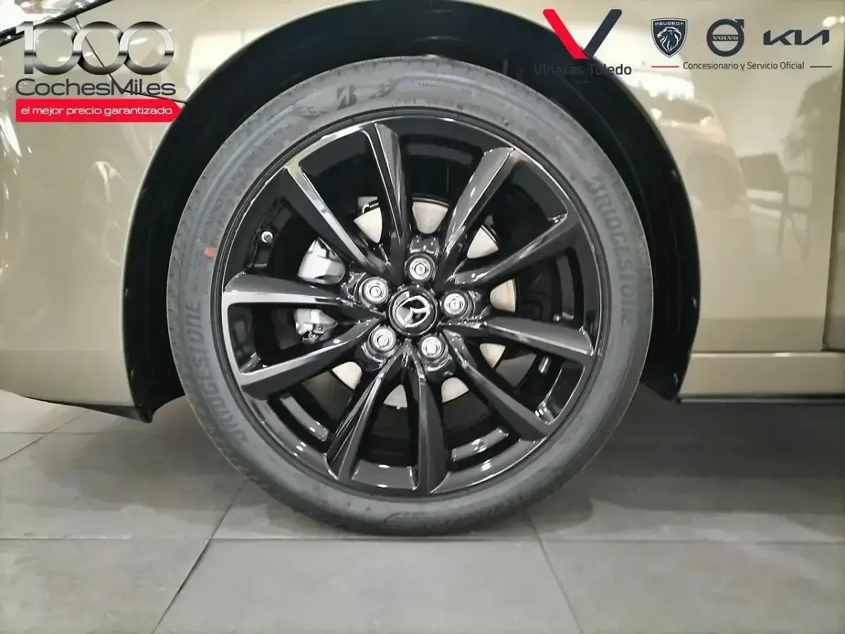 Uusi Mazda 3 Nagisa 186 HP (136 kW) 2025 Vihreä Sedan
