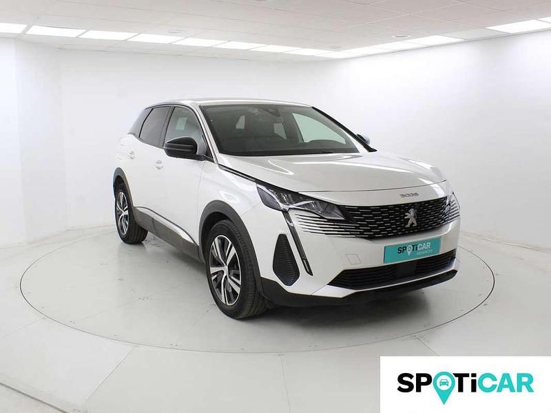 Usado Peugeot 3008 Allure 131 CV (96 kW) 2022 Blanco SUV