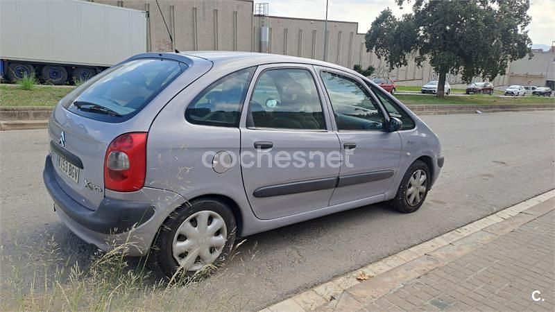 Gris / plata Usado 2001 Citroën Xsara Picasso Monovolumen | 1500 € (Precio justo) - Imagen 1/4