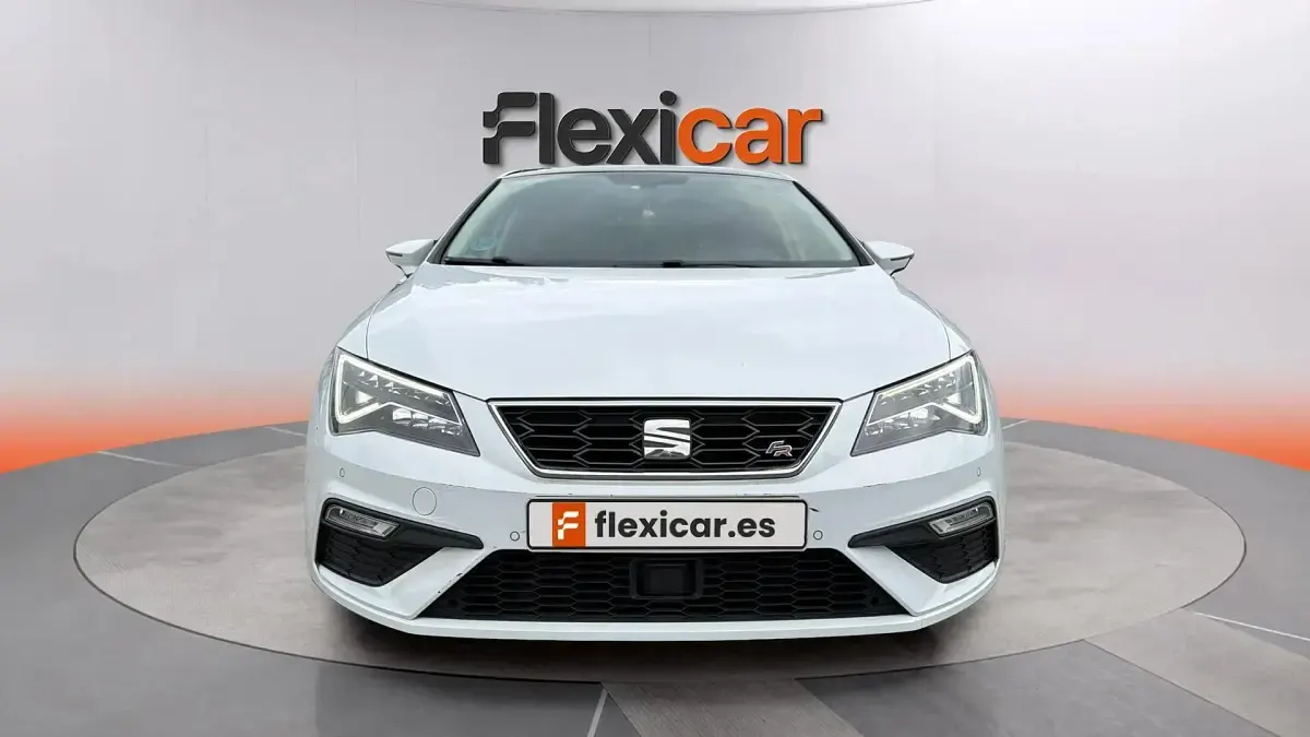 Usado Seat Leon FR 130 CV (95 kW) 2018 Blanco Berlina