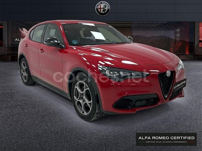 Usado Alfa Romeo Stelvio Sprint 160 CV (117 kW) 2023 Rojo SUV
