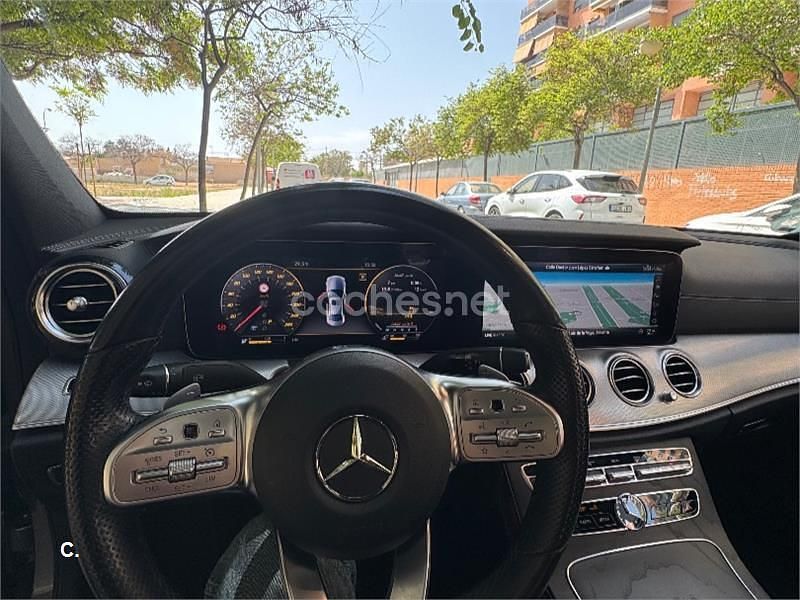 Usado Mercedes E220 194 CV (142 kW) 2019 Gris / plata Berlina