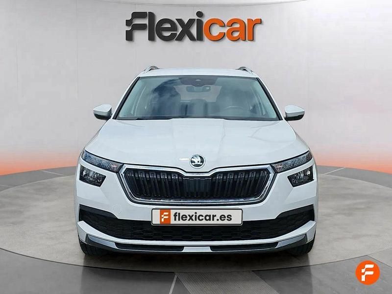 Usado Skoda Kamiq Ambition 110 CV (80 kW) 2021 Blanco SUV