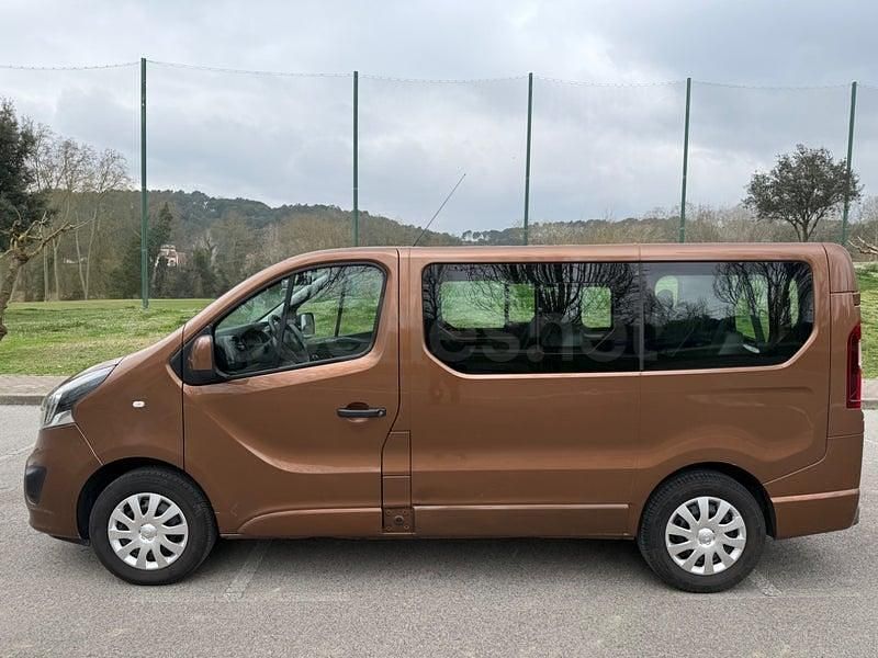 Usado Opel Vivaro 145 CV (106 kW) 2017 Marrón Monovolumen