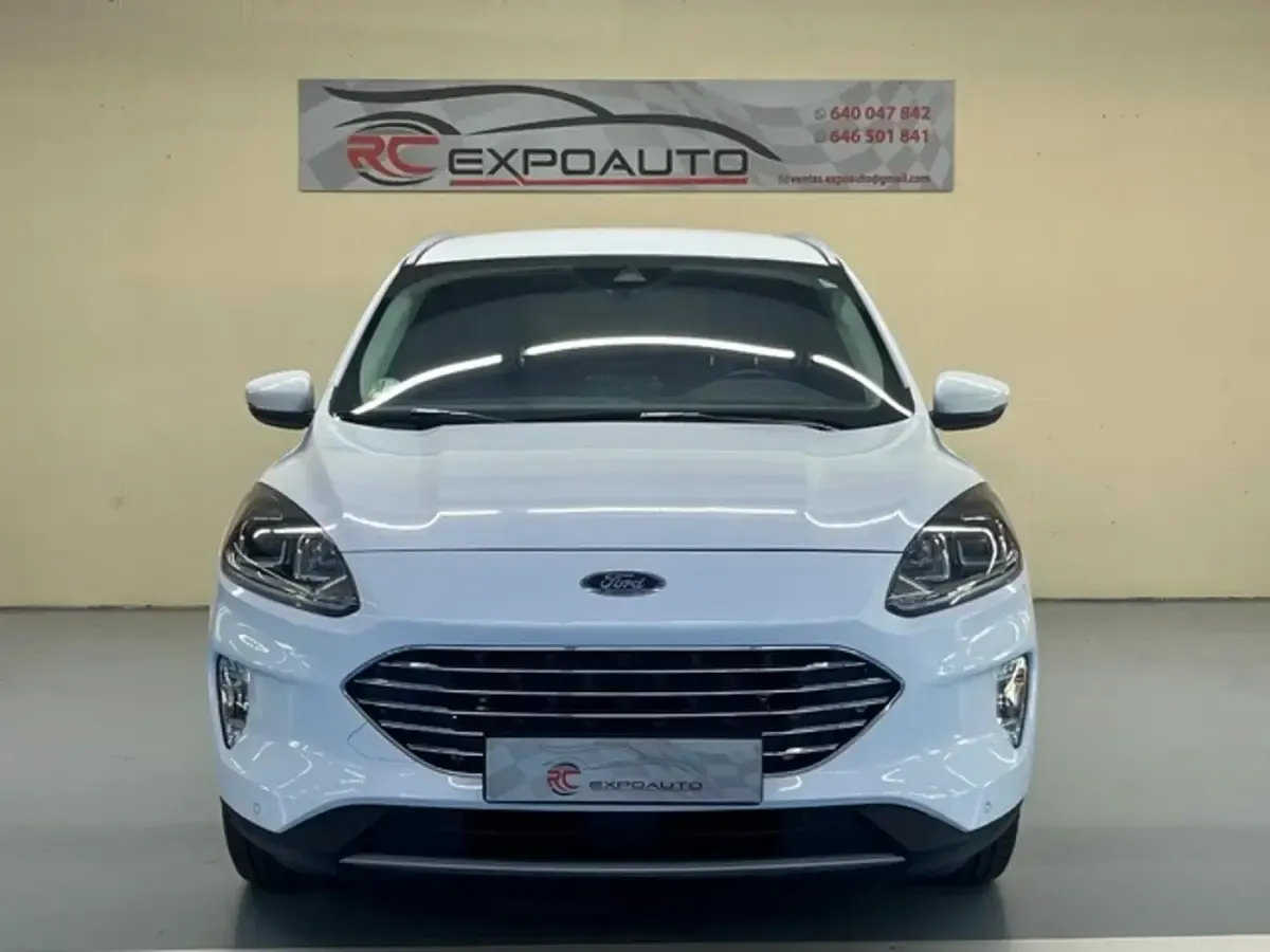 Usado Ford Kuga ST-Line 150 CV (110 kW) 2022 Blanco SUV