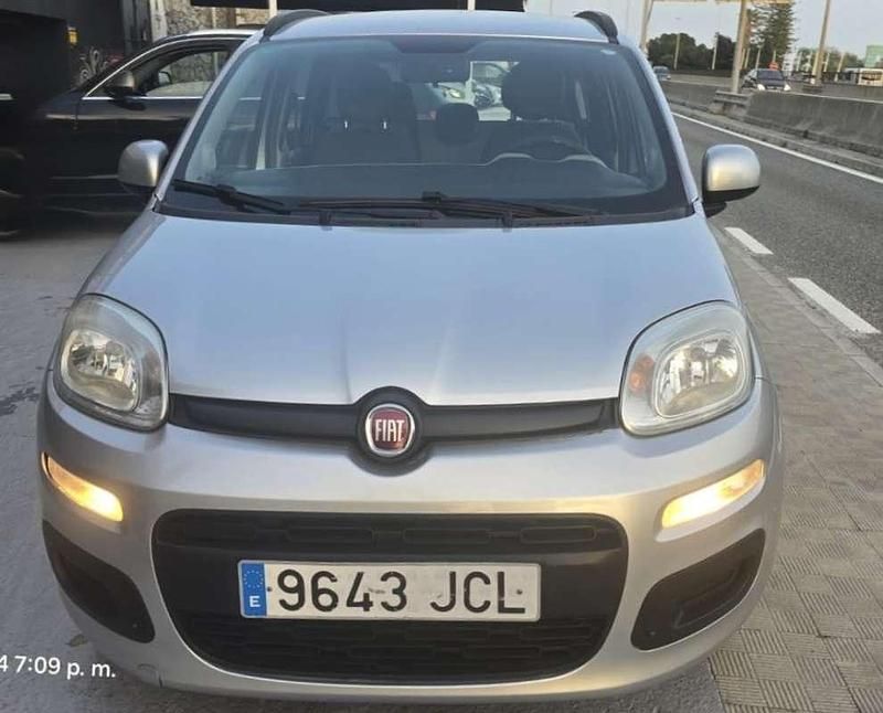 Usado Fiat Panda Young 69 CV (50 kW) 2015 Gris Utilitario