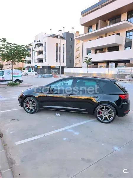 Usado Seat Leon ST FR 184 CV (135 kW) 2018 Negro Familiar