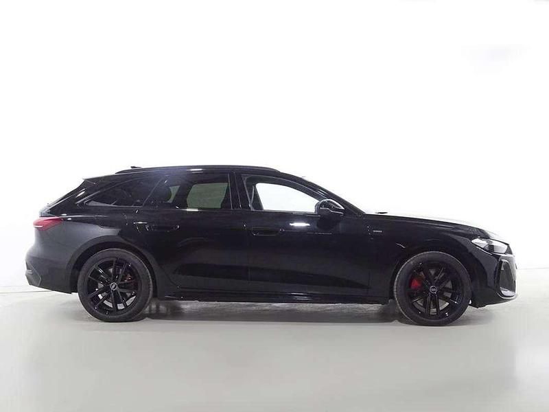 Usado Audi A5 Ambiente 299 CV (219 kW) 2025 Negro Familiar