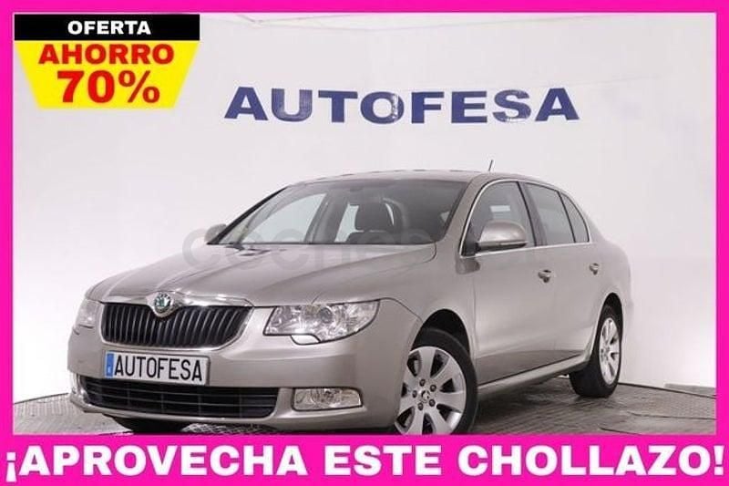 Usado Skoda Superb Elegance 140 CV (102 kW) 2009 Marrón Berlina
