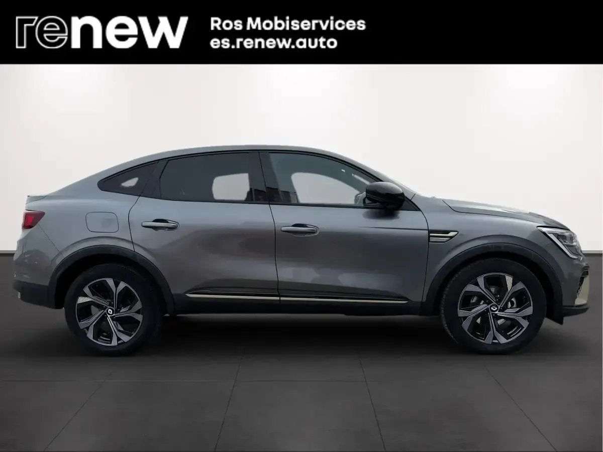 Usado Renault Arkana Engineered 145 CV (106 kW) 2022 Gris SUV