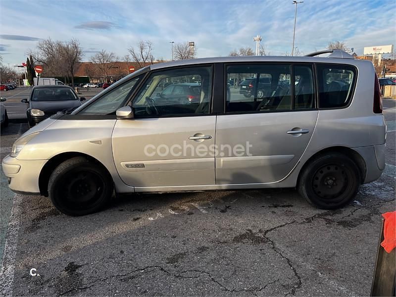 Usado Renault Espace Expression 150 CV (110 kW) 2007 Gris / plata Monovolumen