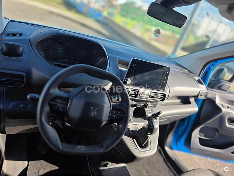 Usado Peugeot Partner Tepee Access 75 CV (55 kW) 2015 Azul Monovolumen