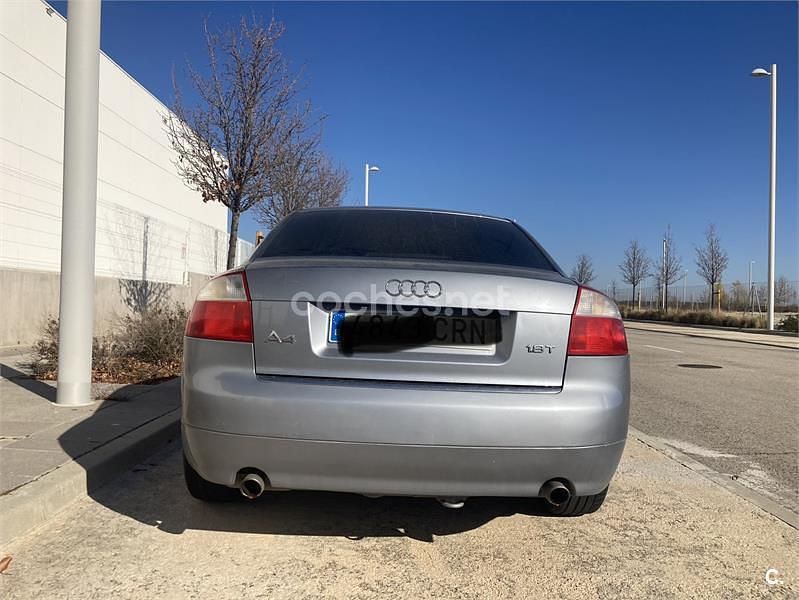 Gris / plata Usado 2004 Audi A4 Sport Berlina | 4900 € (Precio justo) - Imagen 1/4