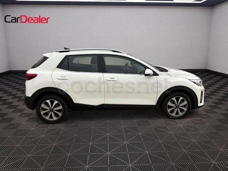Usado Kia Stonic 120 CV (88 kW) 2022 Blanco SUV