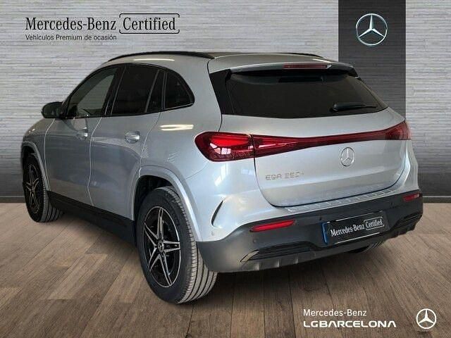 Usado Mercedes EQA250 139 kW (190 CV) 2025 Plata hightech SUV