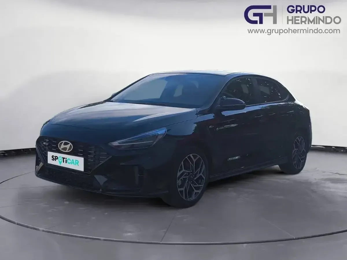 Usado Hyundai i30 N Line 100 HP (73 kW) 2025 Preto Sedan