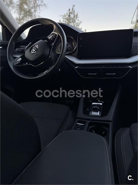 Usado Skoda Octavia Style 150 CV (110 kW) 2023 Gris / plata Familiar