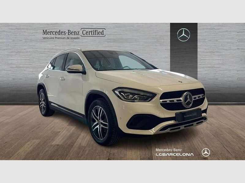 Usado Mercedes GLA180 136 CV (100 kW) 2022 Blanco SUV