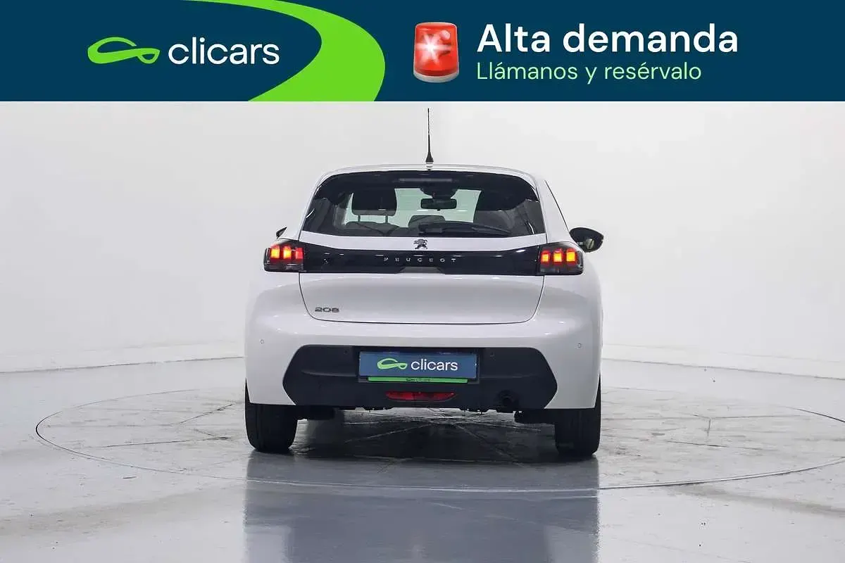 Usado Peugeot 208 Active 75 CV (55 kW) 2023 Blanco Utilitario