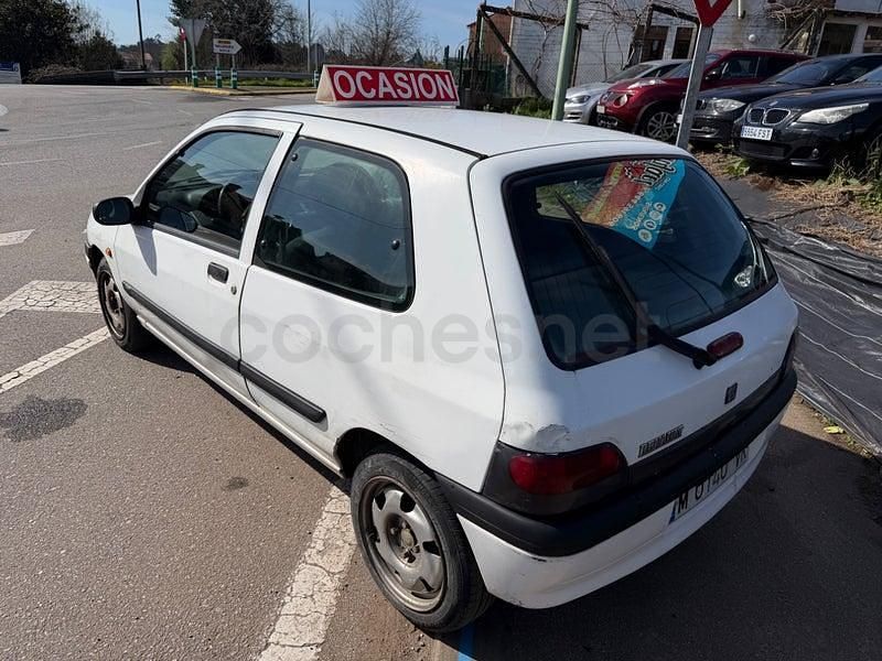 Usado Renault Clio 60 CV (44 kW) 1991 Blanco Utilitario