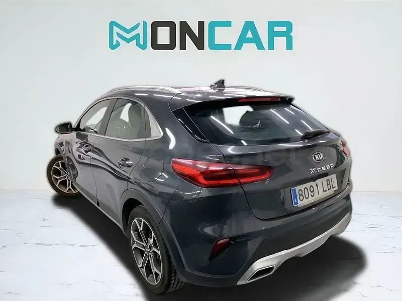 Usado Kia XCeed 140 CV (102 kW) 2019 Gris / plata SUV