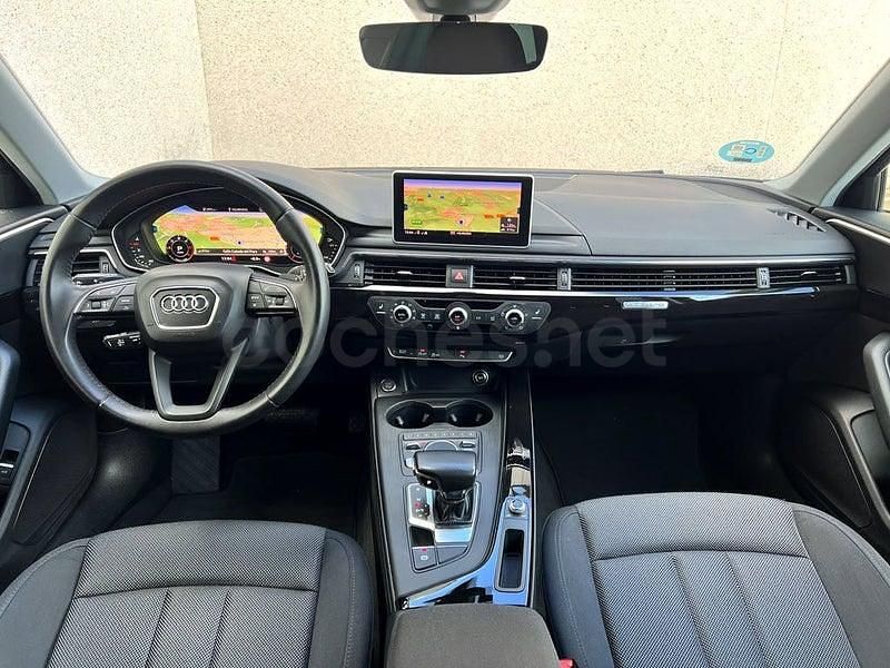 Usado Audi A4 Advanced Plus 190 CV (139 kW) 2018 Gris / plata Familiar