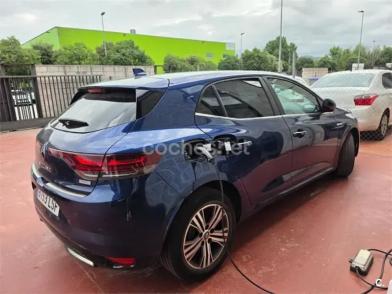 Usado Renault Mégane Intens 160 CV (117 kW) 2021 Azul Berlina