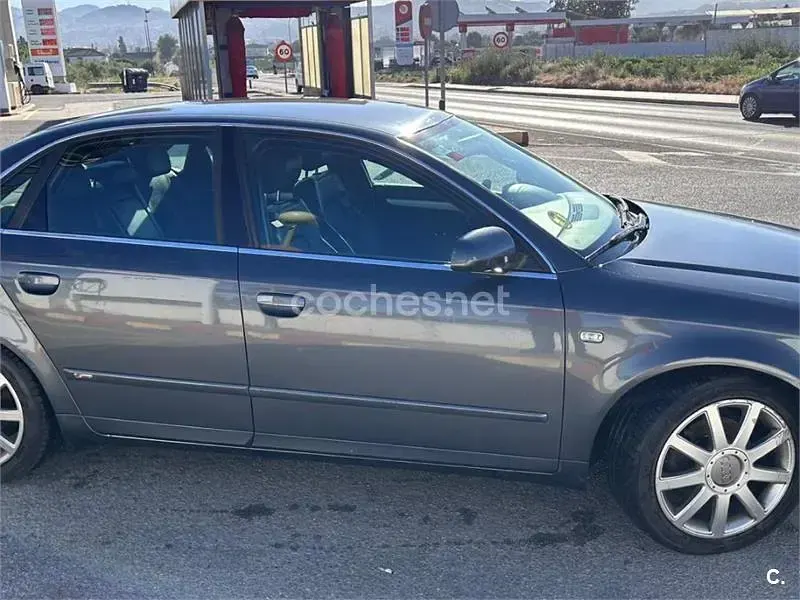 Usado Audi A4 S-Line 140 CV (102 kW) 2007 Gris / plata Berlina