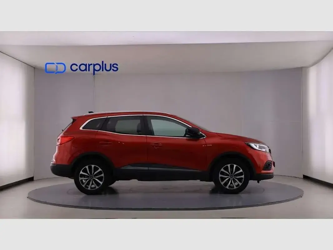 Usado Renault Kadjar LIMITED 140 CV (102 kW) 2021 Rojo SUV