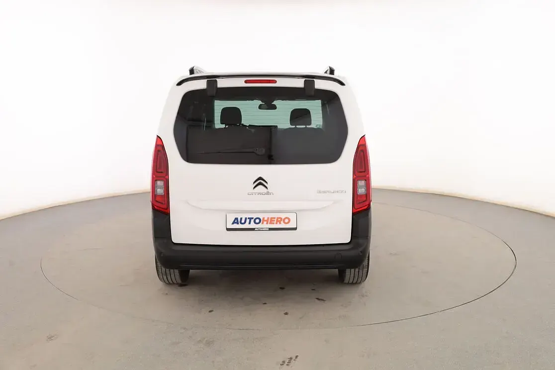 Usado Citroën Berlingo Feel 102 CV (75 kW) 2022 Blanco Monovolumen