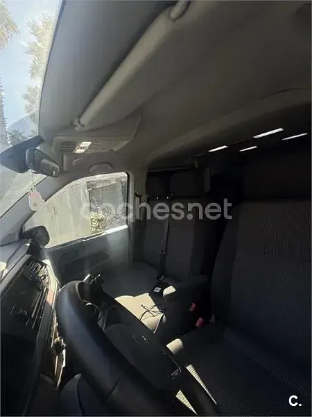 Usado VW Caravelle 150 CV (110 kW) 2024 Gris / plata Van