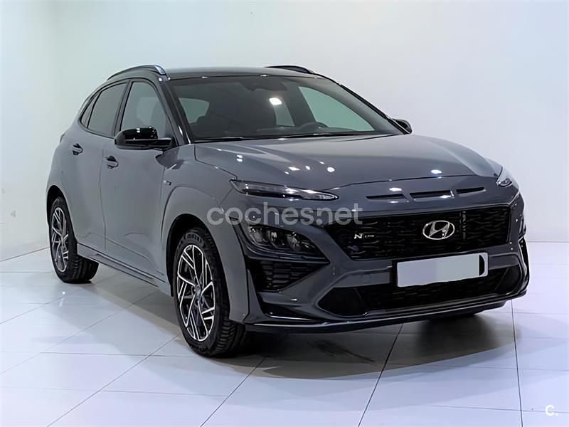 Usado Hyundai Kona N Line 120 CV (88 kW) 2023 Gris / plata SUV