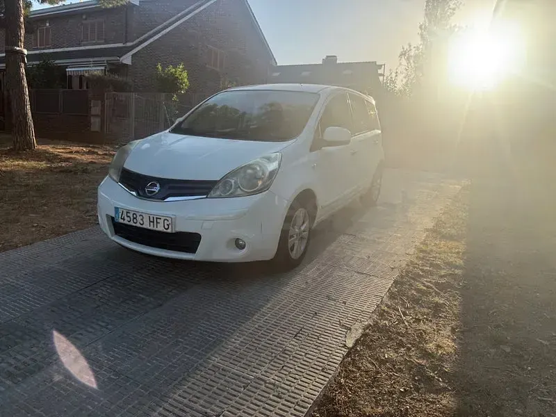 Usado Nissan Note Acenta 90 CV (66 kW) 2011 Blanco Utilitario