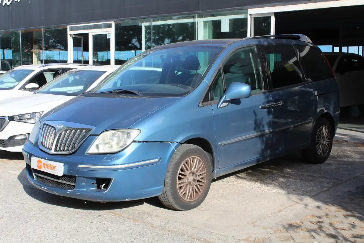 Usado Lancia Phedra 136 CV (100 kW) 2010 Azul Monovolumen