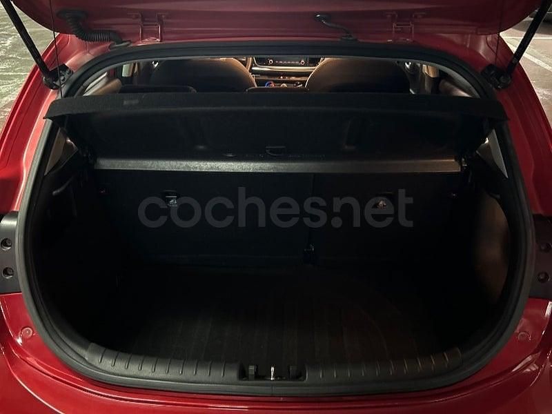 Usado Kia Rio 84 CV (61 kW) 2017 Granate Berlina