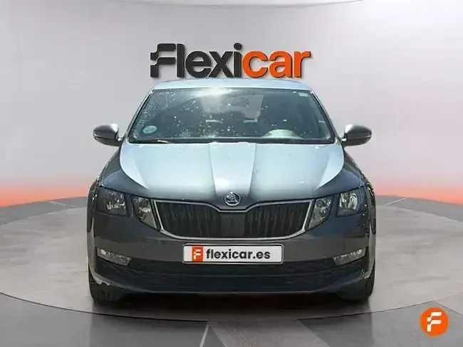 Usado Skoda Octavia 115 CV (84 kW) 2019 Gris