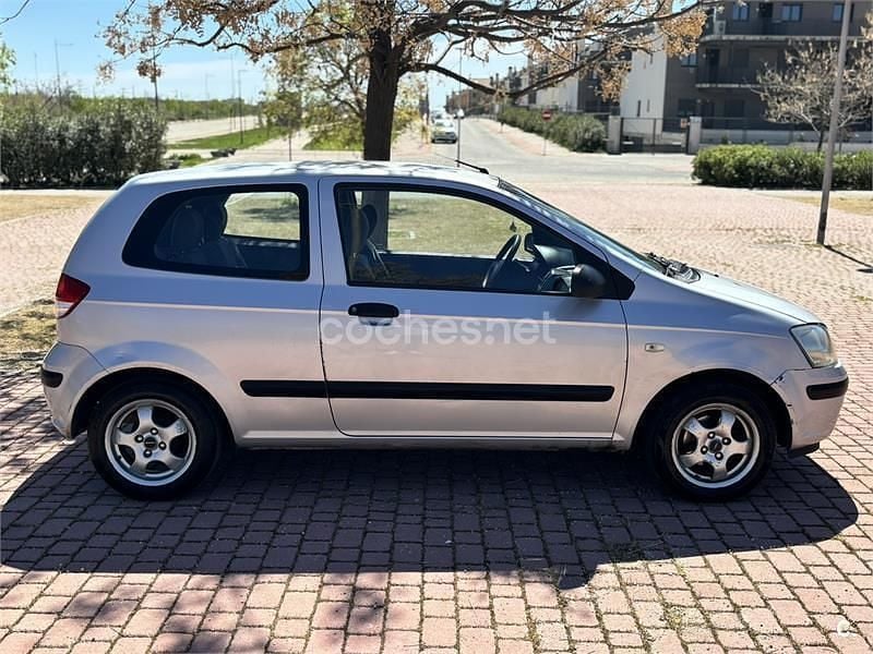 Usado Hyundai Getz 63 CV (46 kW) 2003 Gris / plata Utilitario