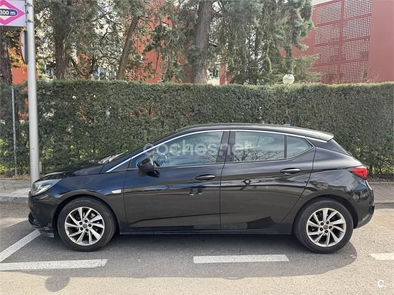 Usado Opel Astra Dynamic 150 CV (110 kW) 2018 Negro Berlina