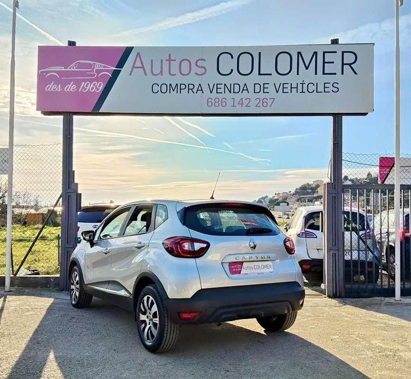 Usado Renault Captur Intens 90 CV (66 kW) 2018 Gris SUV