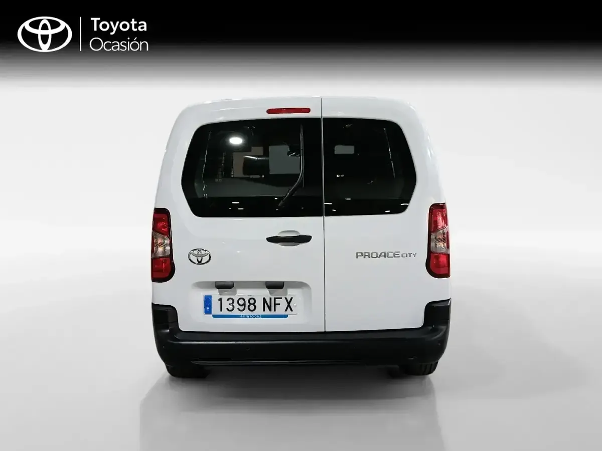 Usado Toyota Proace City City 102 CV (75 kW) 2025 Blanco Monovolumen