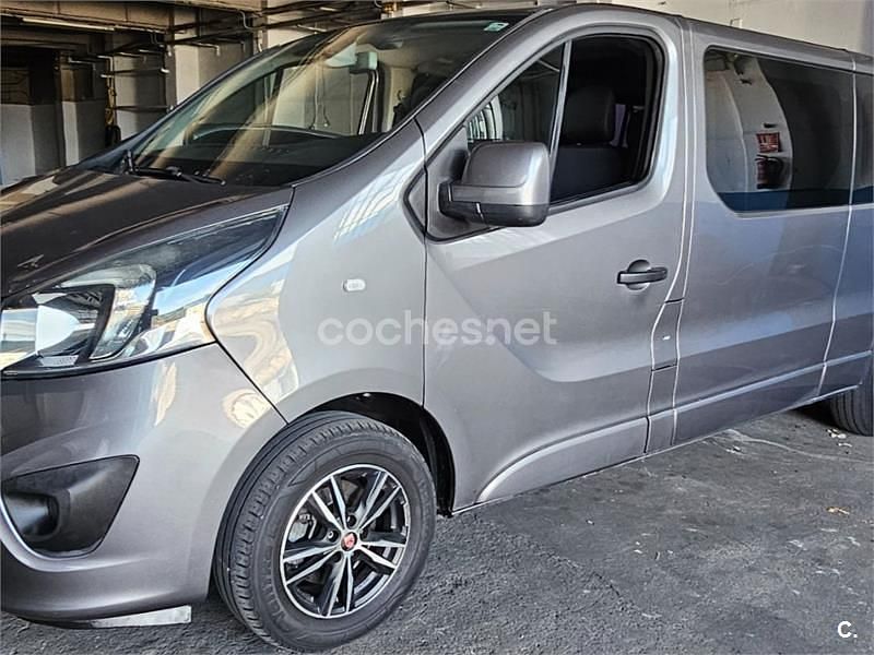 Gris / plata Usado 2017 Opel Vivaro Van | 15.400 € (Super precio) - Imagen 1/4