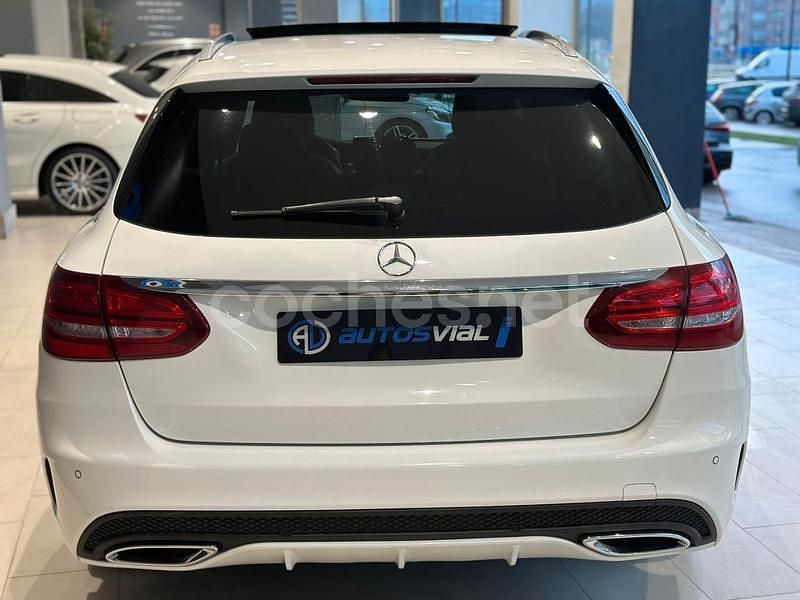 Usado Mercedes C250 AMG line 204 CV (150 kW) 2016 Blanco Familiar