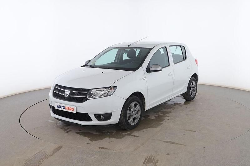 Blanco Usado 2015 Dacia Sandero Utilitario | 8799 € (Precio justo) - Imagen 1/3