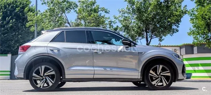 Usado VW T-Roc R-line 150 CV (110 kW) 2022 Gris / plata SUV
