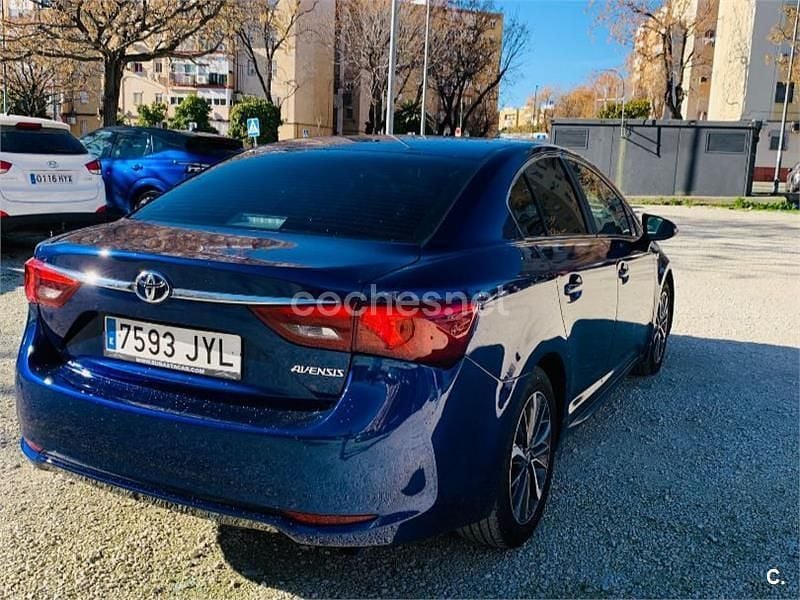 Usado Toyota Avensis Advance 143 CV (105 kW) 2017 Azul Berlina