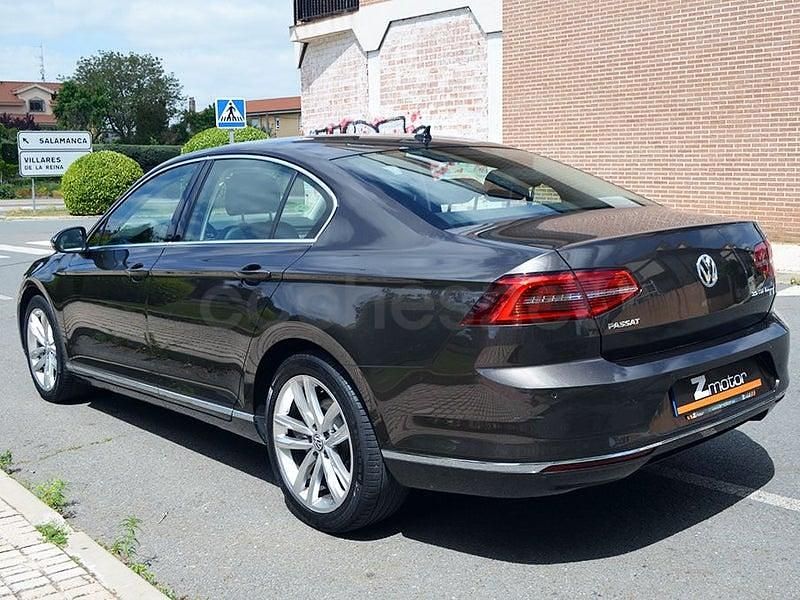 Usado VW Passat Sportline 150 CV (110 kW) 2015 Marrón Berlina