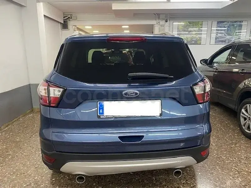 Usado Ford Kuga Trend 120 CV (88 kW) 2019 Azul SUV