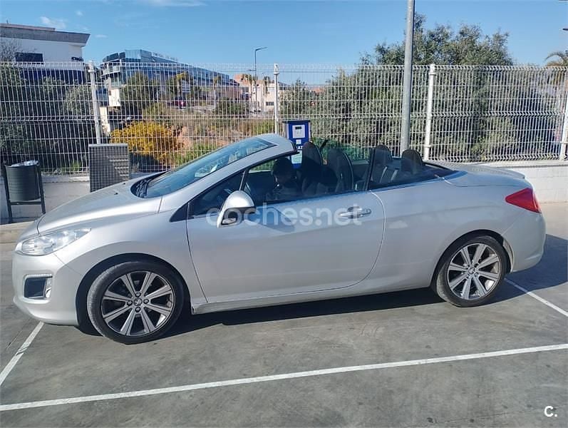 Usado Peugeot 308 CC Active 115 CV (84 kW) 2014 Gris / plata Descapotable