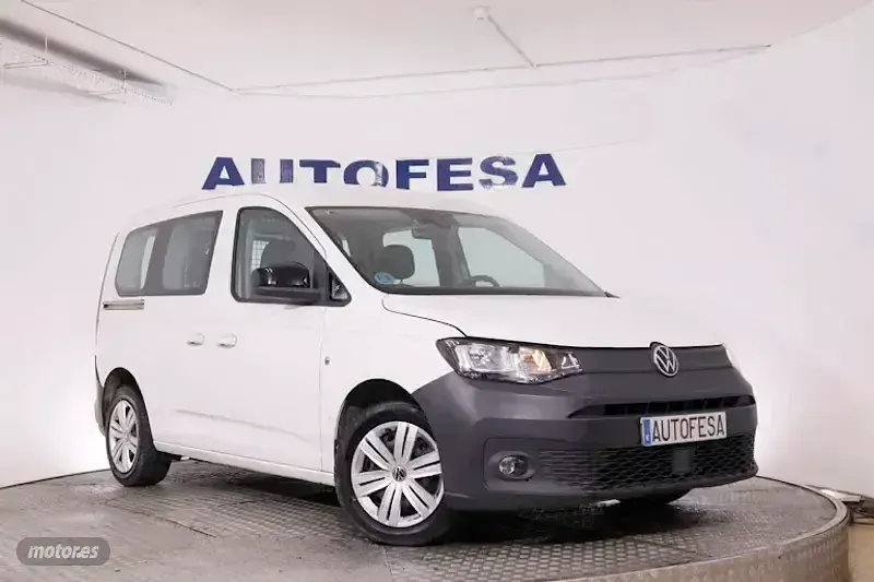 Usado VW Caddy 122 CV (89 kW) 2021 Blanco Monovolumen